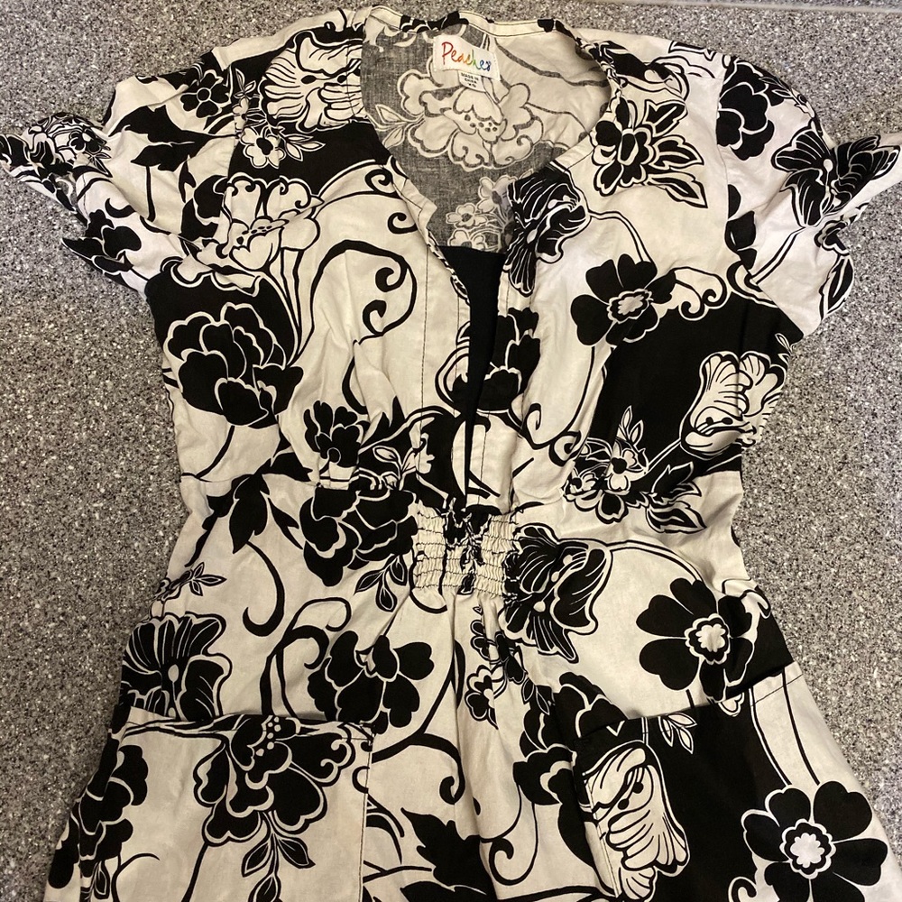 Peaches scrub top